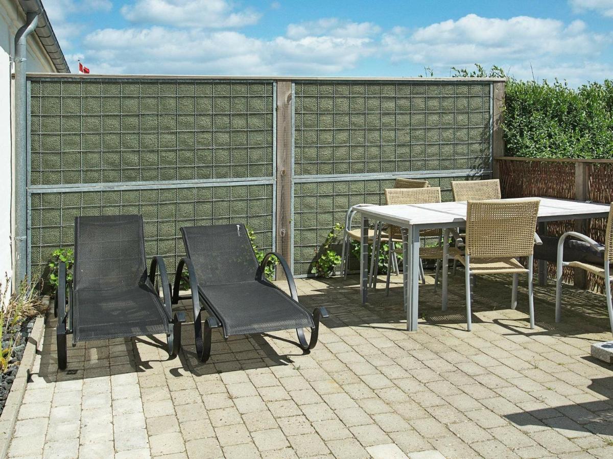6 Person Holiday Home In Hejls Zimmer foto