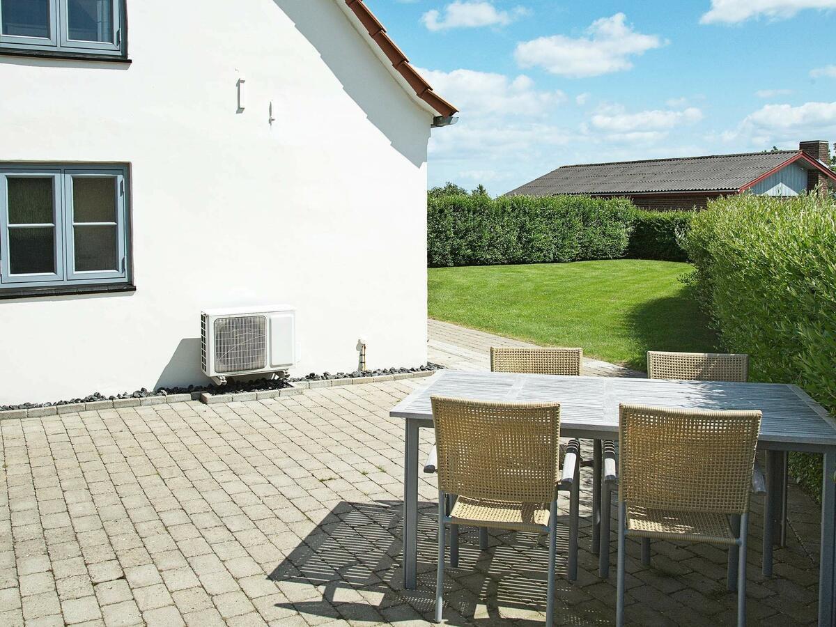 6 Person Holiday Home In Hejls Zimmer foto